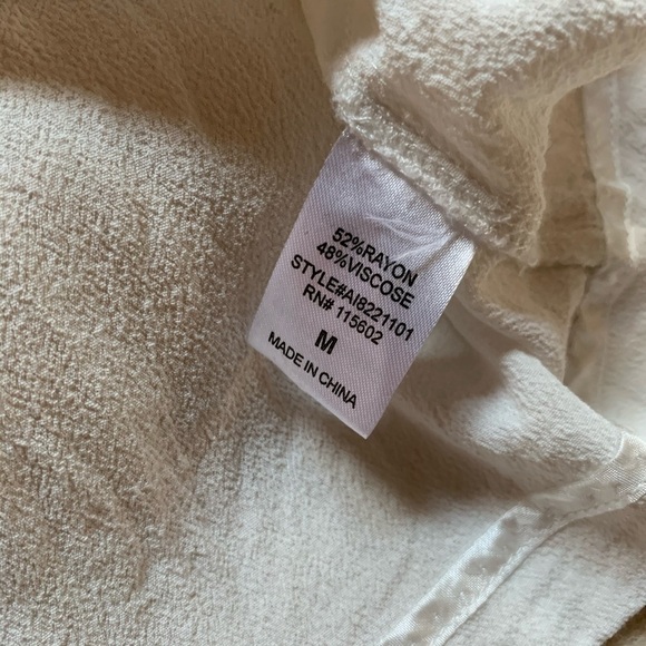 ASTR Rayon Top Button-Down Crew Ivory Blouse M - Picture 2 of 10